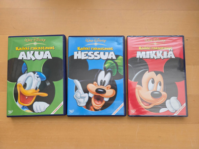 WALT DISNEY . KAIKKI RAKASTAVAT .. AKUA .. HESSUA .. MIKKIÄ