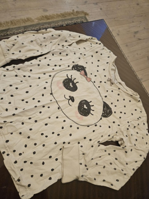 Pyjaman paita: panda, koko 110/116