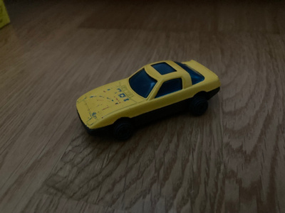 Mazda RX-7 pikkuauto n 1/64