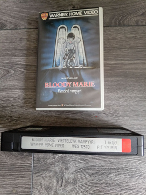 Bloody Marie viettelevä vampyyri