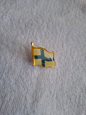 Pinssi Suomen lippu 20x20mm