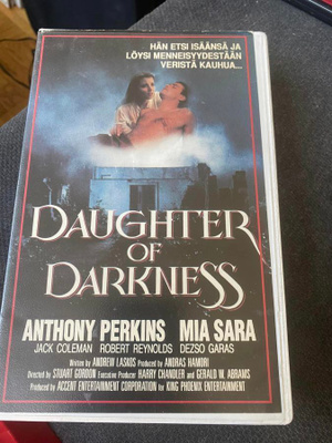 Pimeyden tytär Stuart Gordon VHS