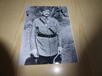 Uusi Mannerheim valokuva koko noin 11 cm x 15 cm