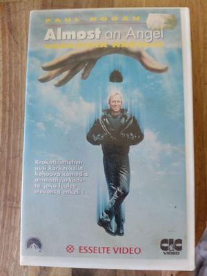 Almost an Angel- varkaista hartain