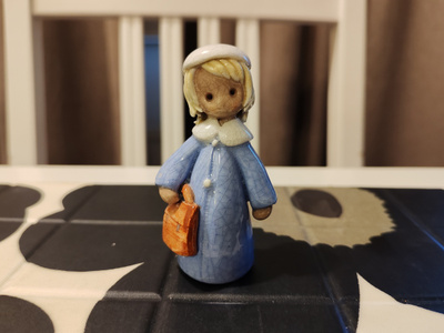 Arabia, Falco? Tyttö figuuri