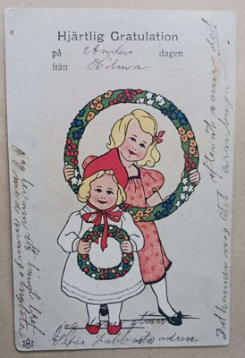 Pikkuleidit onnittelevat kukkakransseilla, p. 1908