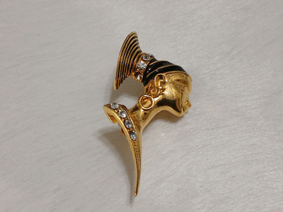 Vintage African Native gold plated emaloitu solki rintakoru