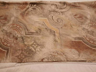 Kaunis beige kuvioinen verhokappa 945x50cm