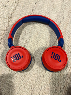 JBL JR310BT -Bluetooth-sankakuulokkeet lapsille, punainen