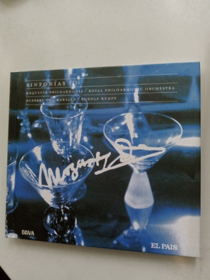 CD+kirja MOZART SINFONIAS ( Sis.postikulut )