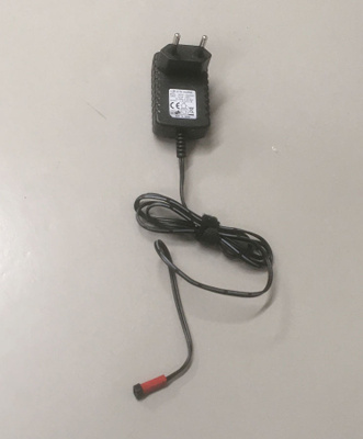 Laturi 3.7V LiPo-akulle