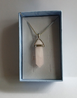 Ruusukvartsi Chakra & Hopeaketju