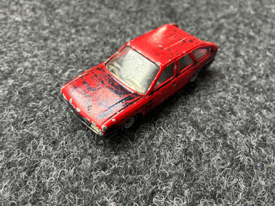 Audi 100 Avant Siku n. 1/64 kokoa.