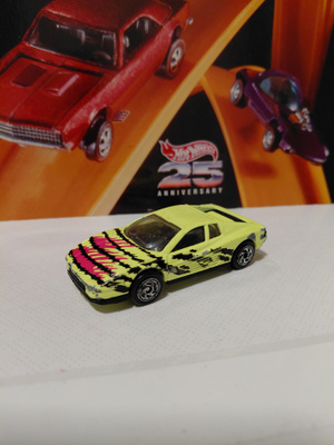 Ferrari Testarossa neon speeder Matchbox