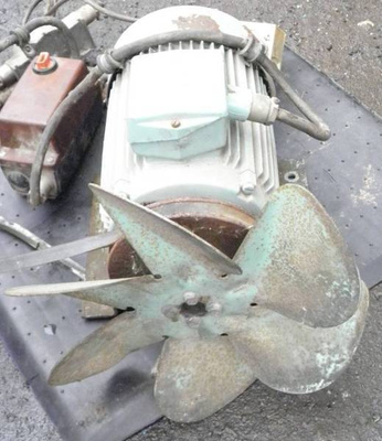 Sähkömoottori siivillä ja hihnapyörälllä 1,5 kw