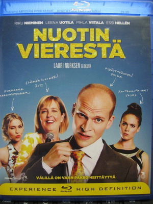 NUOTIN VIERESTÄ BLU-RAY