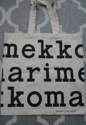 MARIMEKKO UUSI MUSTA LOGOKASSI