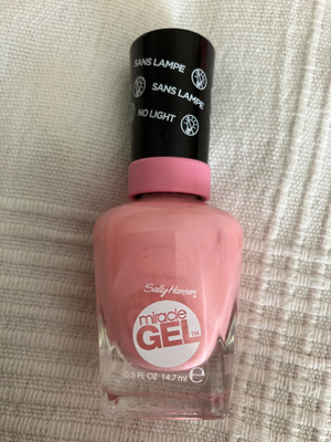 Sally Hansen geeli kynsilakka
