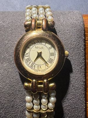Misaki Japanese Pearls Swiss Quartz rannekello helmiranneke