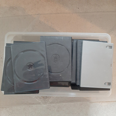 Dvd koteloita