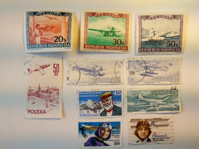Postimerkki lentokoneita 10 erilaista