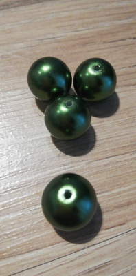 Vihreitä pyöreitä lasihelmiä 14mm 10 kpl