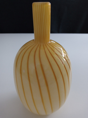Taidelasipullo