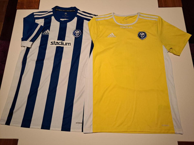 HJK - lyhythihainen sininen ja keltainen pelipaita, koko M.