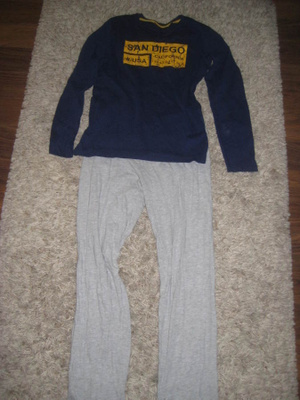 **poikien yöpuku , siisti  koko  160 cm**
