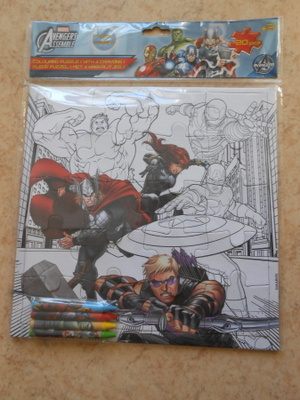 MARVEL °"PALAPELI & VÄRIKYNÄT"°  /(Avengers Assemble) UUSI