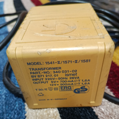 Commodore 1541-II -virtalähde, linjat 5 V ja 12 V mitattu #2