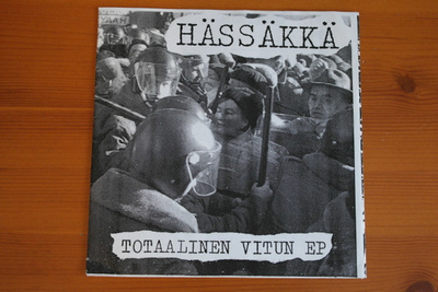 Hässäkkä:Totaalinen Vitun EP 7"
