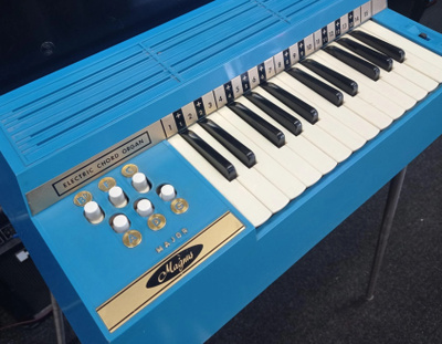 Magnus Chord Organ Type 350 *TARJOUS*