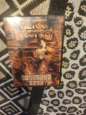 Alice Cooper brutally live