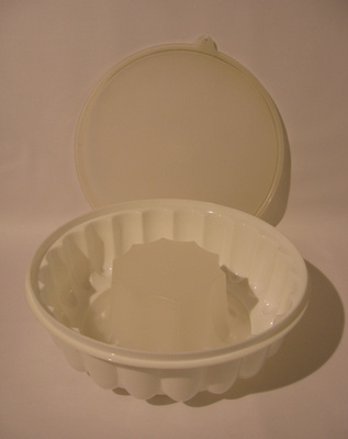 Tupperware Rengasvuoka, valkoinen ^