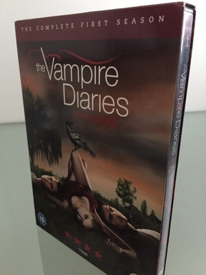 the Vampire Diaries - Love sucks 1.kausi DVD