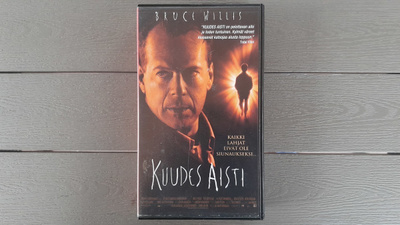 VHS: Kuudes Aisti / The Sixth Sense (Bruce Willis 1999)
