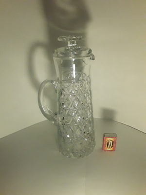 Iso kristallikannu kannella . Korkeus  32cm.