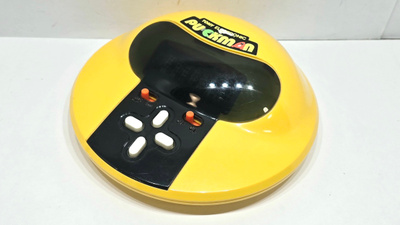 Tomy Puckman LCD Peli (1982)