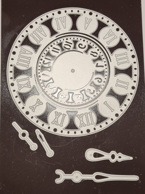 Marianne Designin stanssi "KELLOTAULUT "