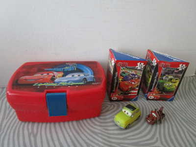 Disney Cars lelusetti: eväsrasia, palapelit ja autot