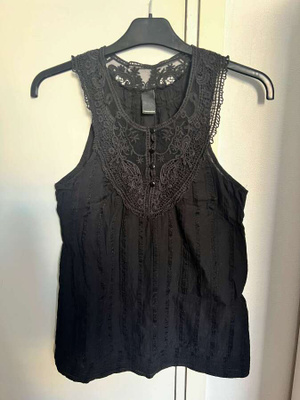 VIIM. ALE! VERO MODA - Musta hihaton paita pitsillä - S/M