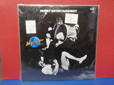 FAMILY - FAMILY ENTERTAIMENT EX-/EX UK -69 LP