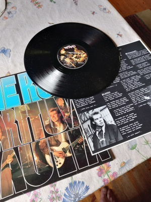 the road tarttuvaa tautia lp