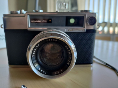 Yashica Minister-700 -kamera