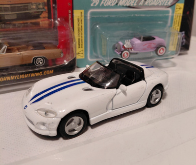 Dodge Viper RT/10 vetomoottori-auto Maisto