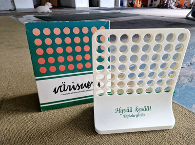 Värisuora Vintage peli. Tapiola yhtiöt