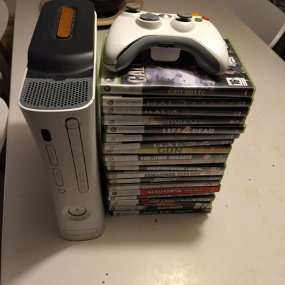Myydään Xbox 360 ja pelit