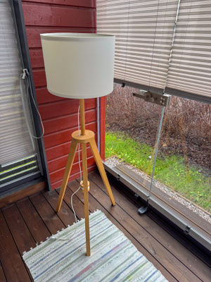 Ikea LAUTERS lattiavalaisin (saarni-valkoinen)