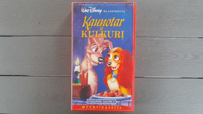 VHS: Kaunotar ja Kulkuri (Walt Disney Klassikoita 1956/?)